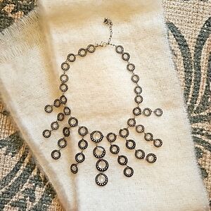 🎉🎉🎉 3/$15 🎉🎉🎉Statement Piece Necklace with Sparkly Gems.